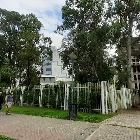 Parkside Apartament Lägenhet Batumi Exteriör bild