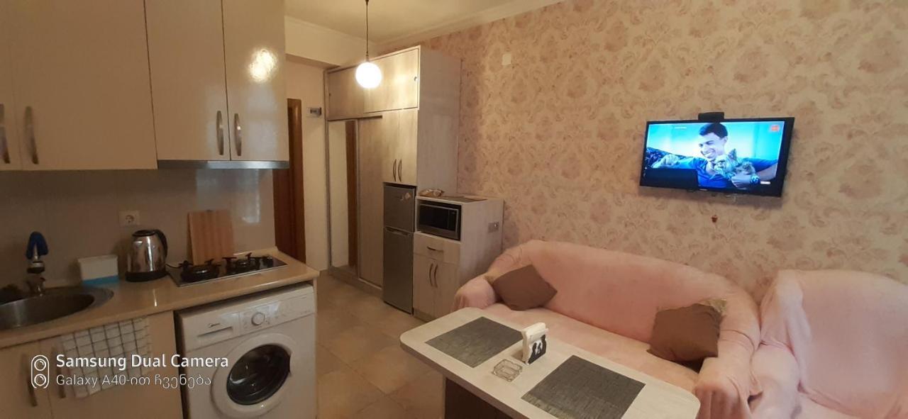 Parkside Apartament Lägenhet Batumi Exteriör bild