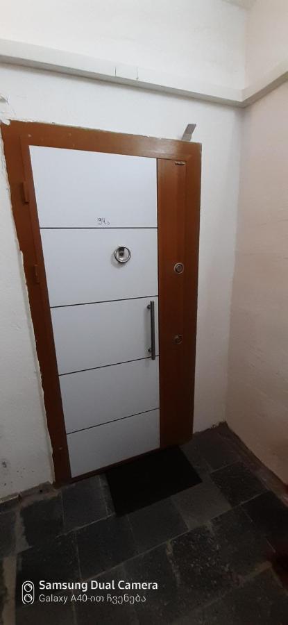 Parkside Apartament Lägenhet Batumi Exteriör bild