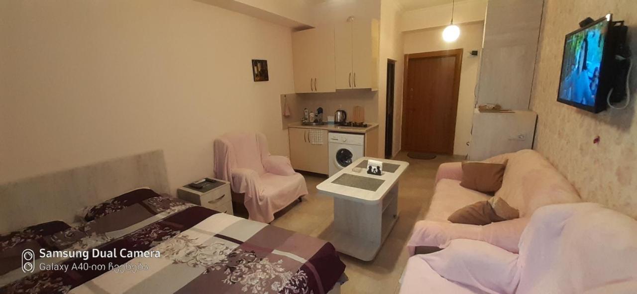 Parkside Apartament Lägenhet Batumi Exteriör bild