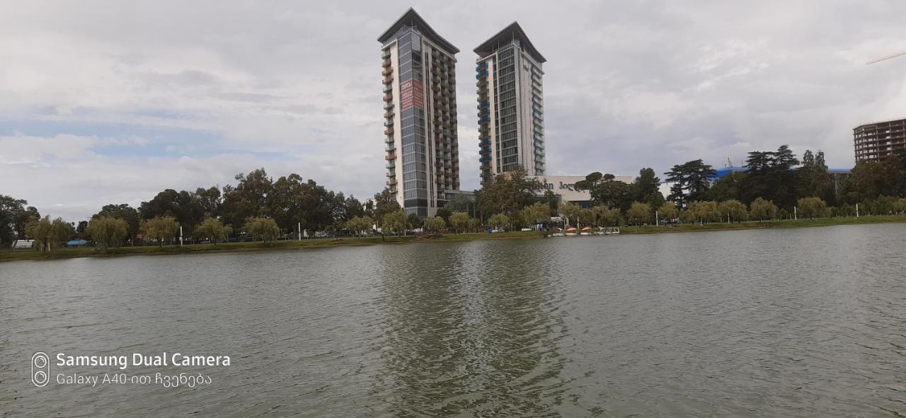 Parkside Apartament Lägenhet Batumi Exteriör bild